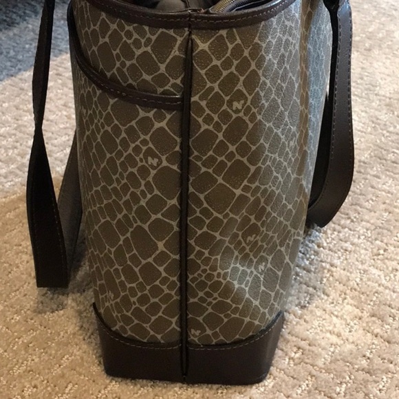 Nina Ricci Shoulder Bag - Picture 2 of 6